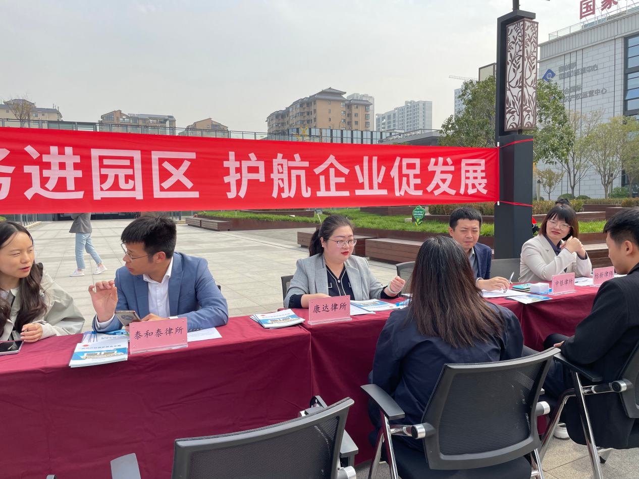 杨白冰.png